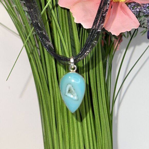 Chalcedony Druzy Necklace Set In 925 Silver Ribbon & Cord Turquoise Colored - Picture 1 of 8